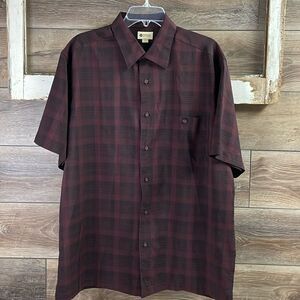 HAGGAR CLOTHING Mens Classic Fit  Microfiber Plaid Shirt Wine Color Size Large